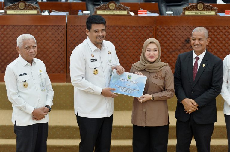 Bobby Nasution Sampaikan Ranperda Pertanggungjawaban APBD 2025, Pemprov Sumut Catat Surplus Rp521,494 Miliar